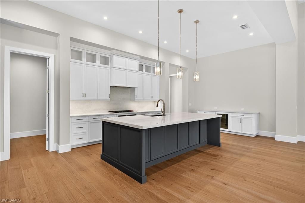 2055 Cambridge Park Dr, Naples, FL 34109 Photo