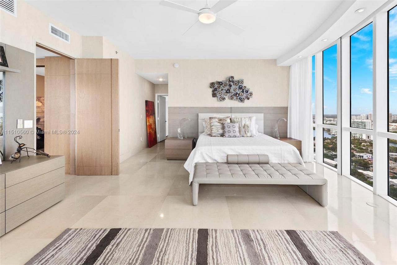 15901 Collins Ave, Unit 2801, Sunny Isles Beach, FL 33160 Photo