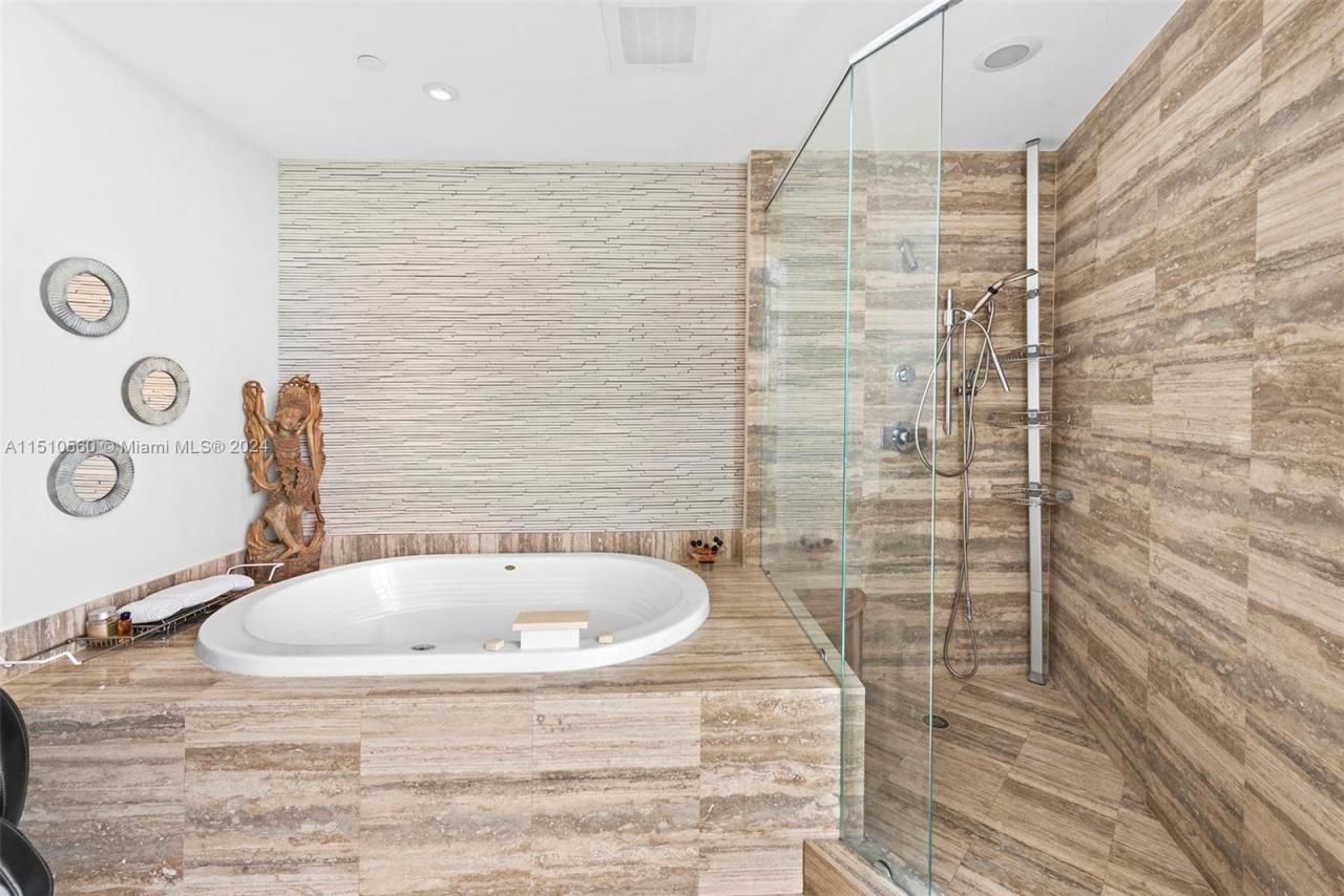 15901 Collins Ave, Unit 2801, Sunny Isles Beach, FL 33160 Photo