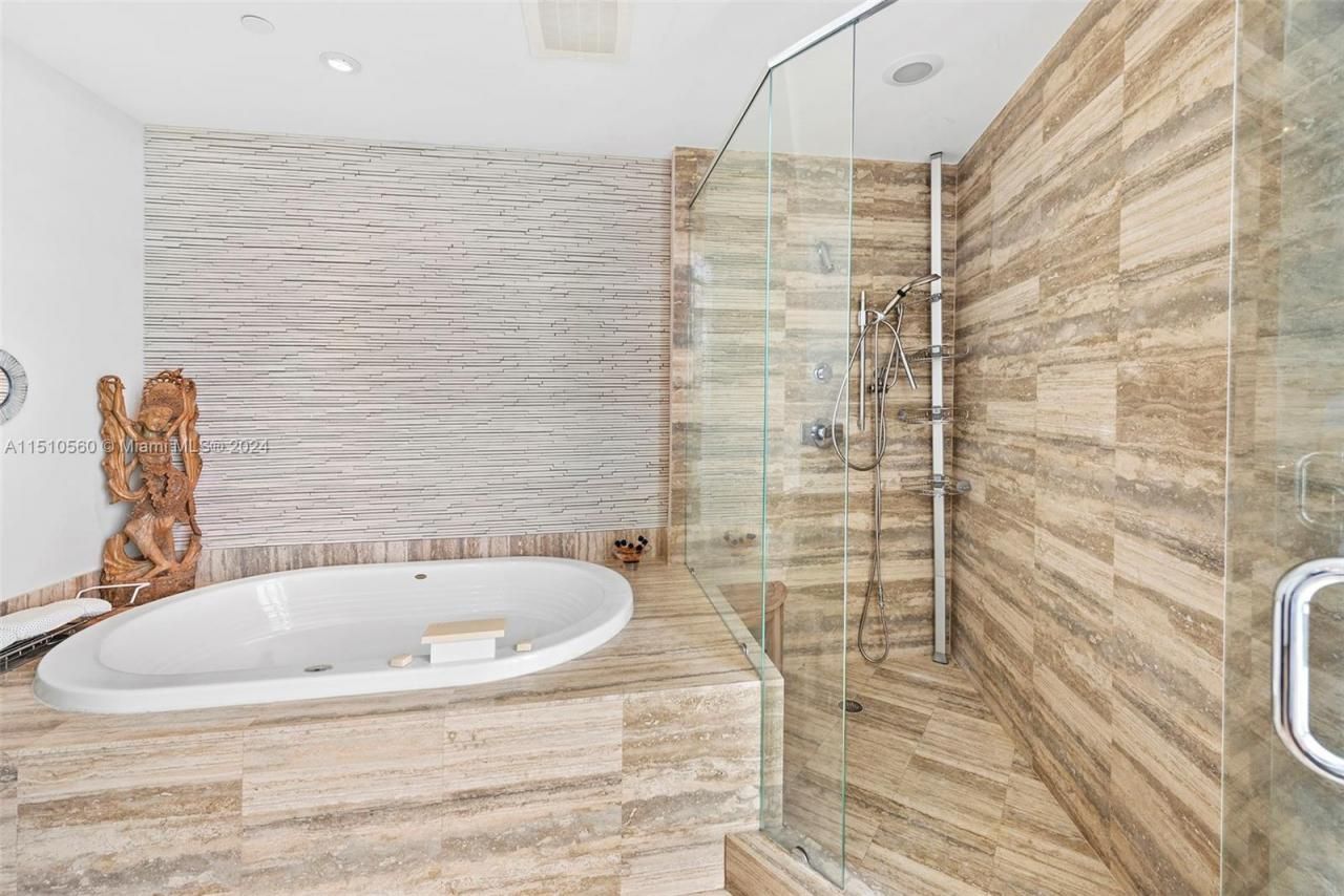 15901 Collins Ave, Unit 2801, Sunny Isles Beach, FL 33160 Photo