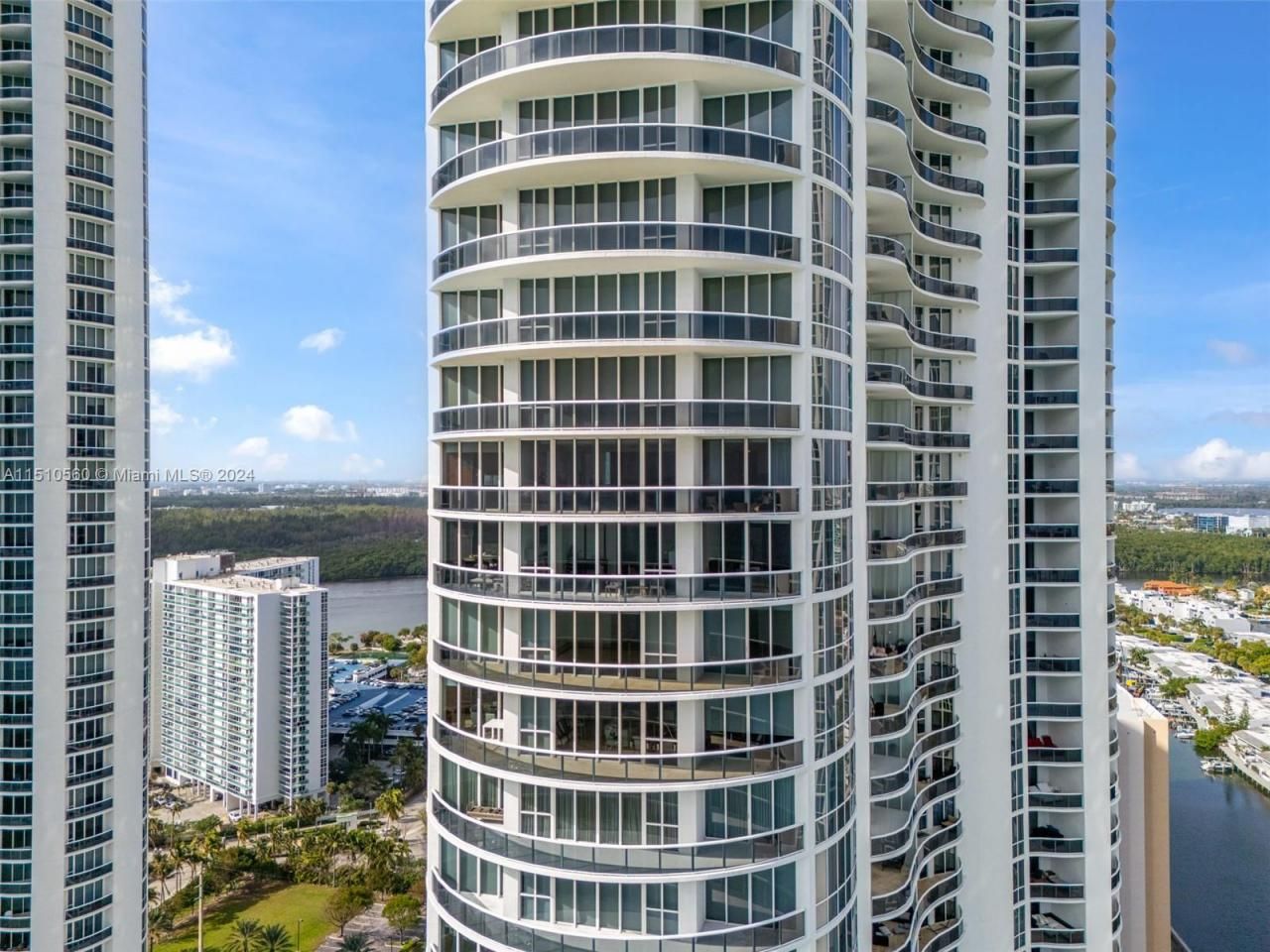 15901 Collins Ave, Unit 2801, Sunny Isles Beach, FL 33160 Photo