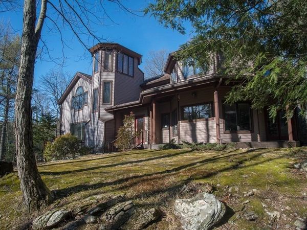 61 South Valley Road, Pelham, MA 01002