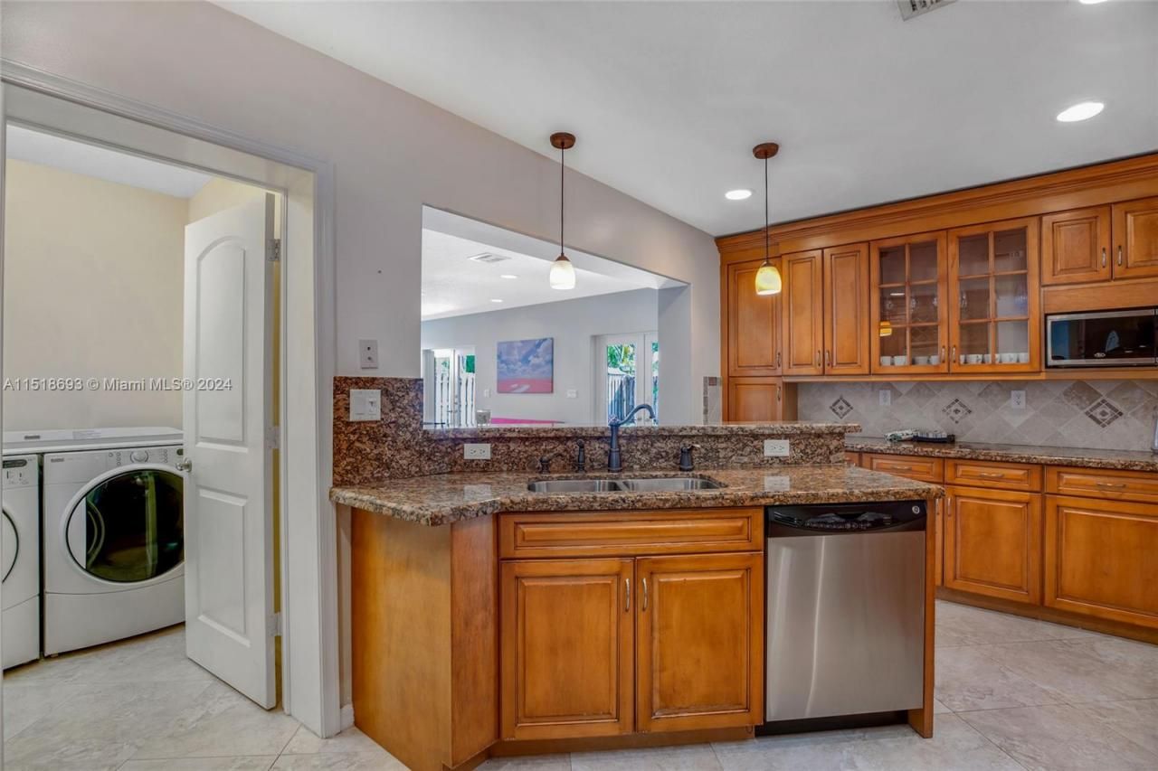 4710 NE 18th Ter, Fort Lauderdale, FL 33308 Photo