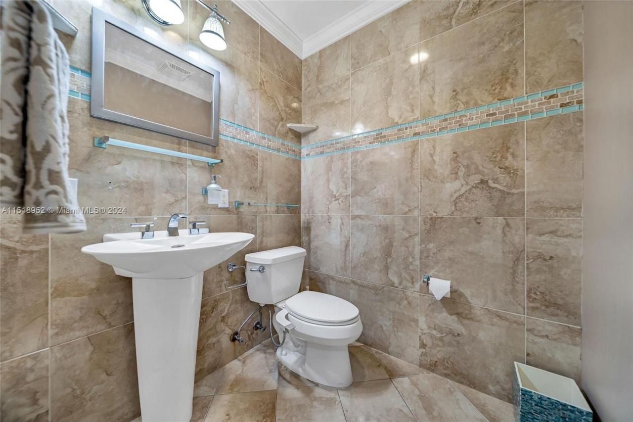 5801 NE 18th Ter, Fort Lauderdale, FL 33308 Photo