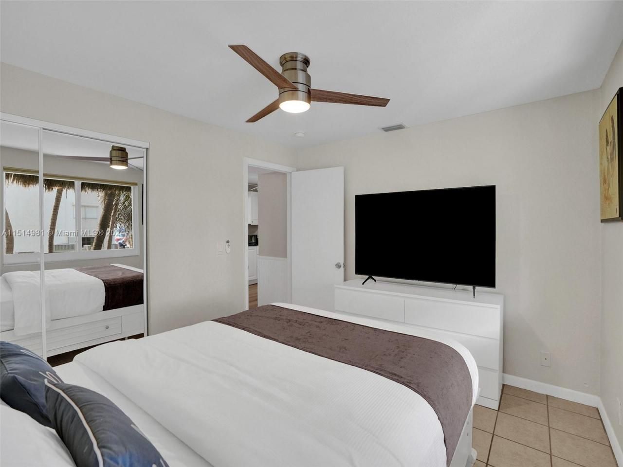 900 N Surf Rd, Unit 2, Hollywood, FL 33019 Photo