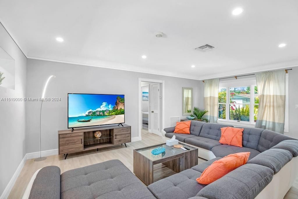 5320 NE 16th Ter, Fort Lauderdale, FL 33334 Photo