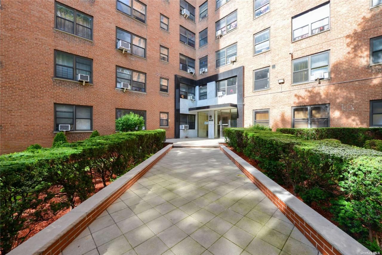 99-05 63rd Drive, Unit 1W, Rego Park, NY 11374 Main Photo