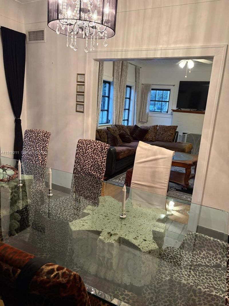 8900 NE 1st Ave, Unit 1, El Portal, FL 33138 Photo