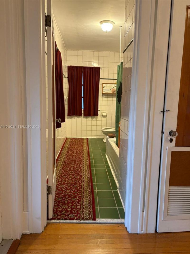 8900 NE 1st Ave, Unit 1, El Portal, FL 33138 Photo