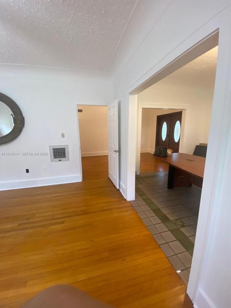 8900 NE 1st Ave, Unit 1, El Portal, FL 33138 Photo