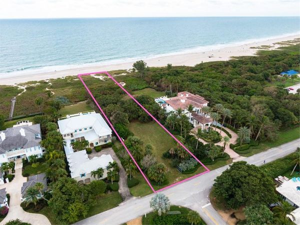 1746 Ocean Drive, Vero Beach, FL 32963
