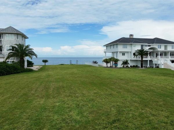 5141 WESTSHORE DRIVE, NEW PORT RICHEY, FL 34652