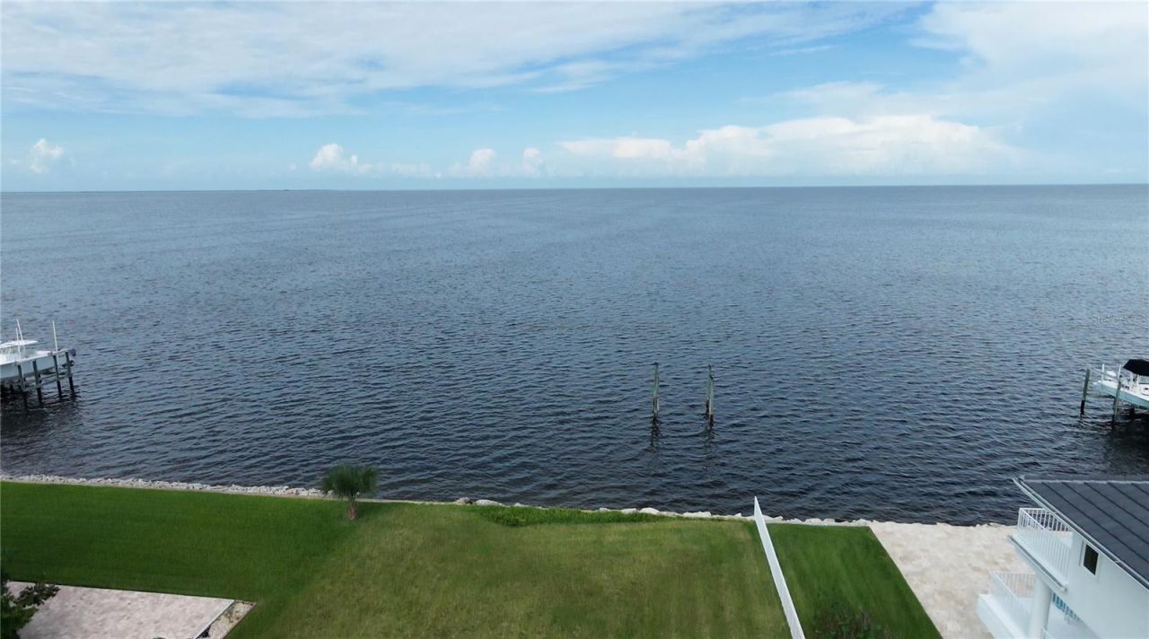5141 Westshore Drive, New Port Richey, FL 34652 Photo