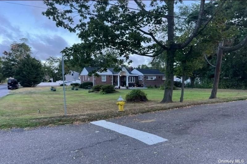 38 Hilltop Lane, Wheatley Heights, NY 11798 Main Photo