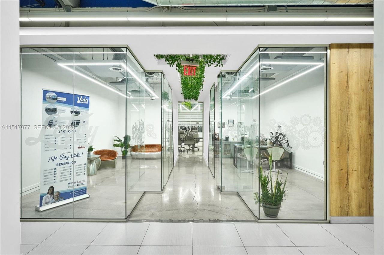 2550 NW 100th Ave, Doral, FL 33172 Photo