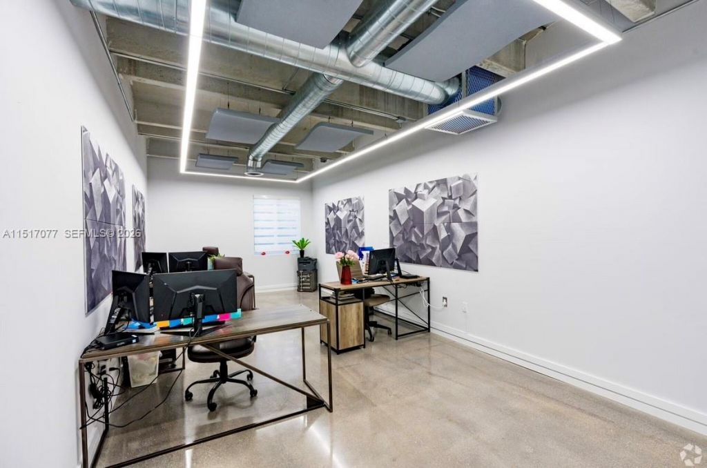 2550 NW 100th Ave, Doral, FL 33172 Photo