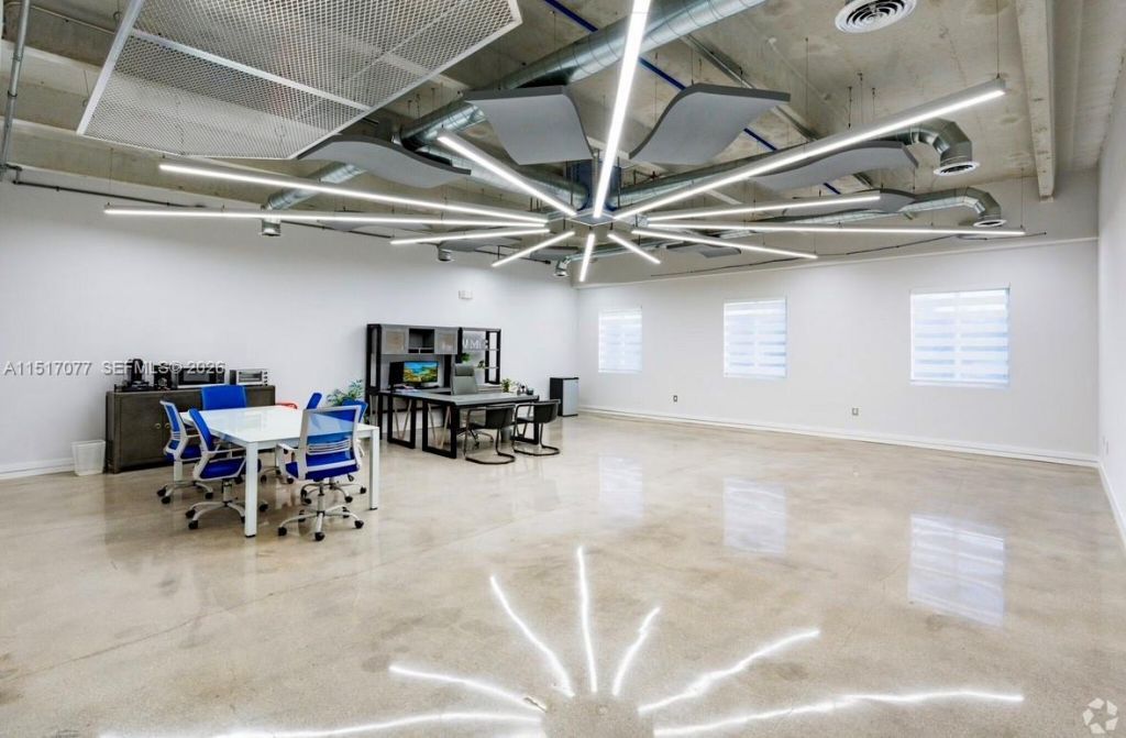 2550 NW 100th Ave, Doral, FL 33172 Photo