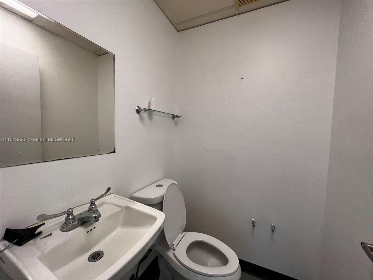 5975 W Sunrise Blvd, Unit 208B, Sunrise, FL 33313 Photo