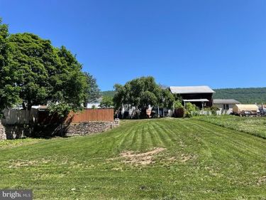 127 and 129 E MARKET STREET, WILLIAMSTOWN, PA 17098