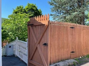 127 and 129 E MARKET STREET, WILLIAMSTOWN, PA 17098