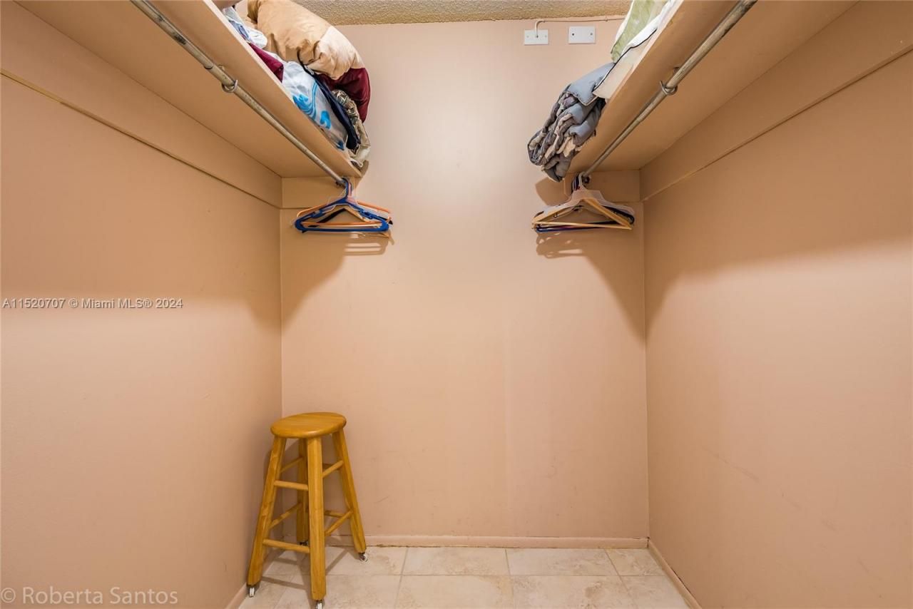 3180 S Ocean Dr, Unit 422, Hallandale Beach, FL 33009 Photo