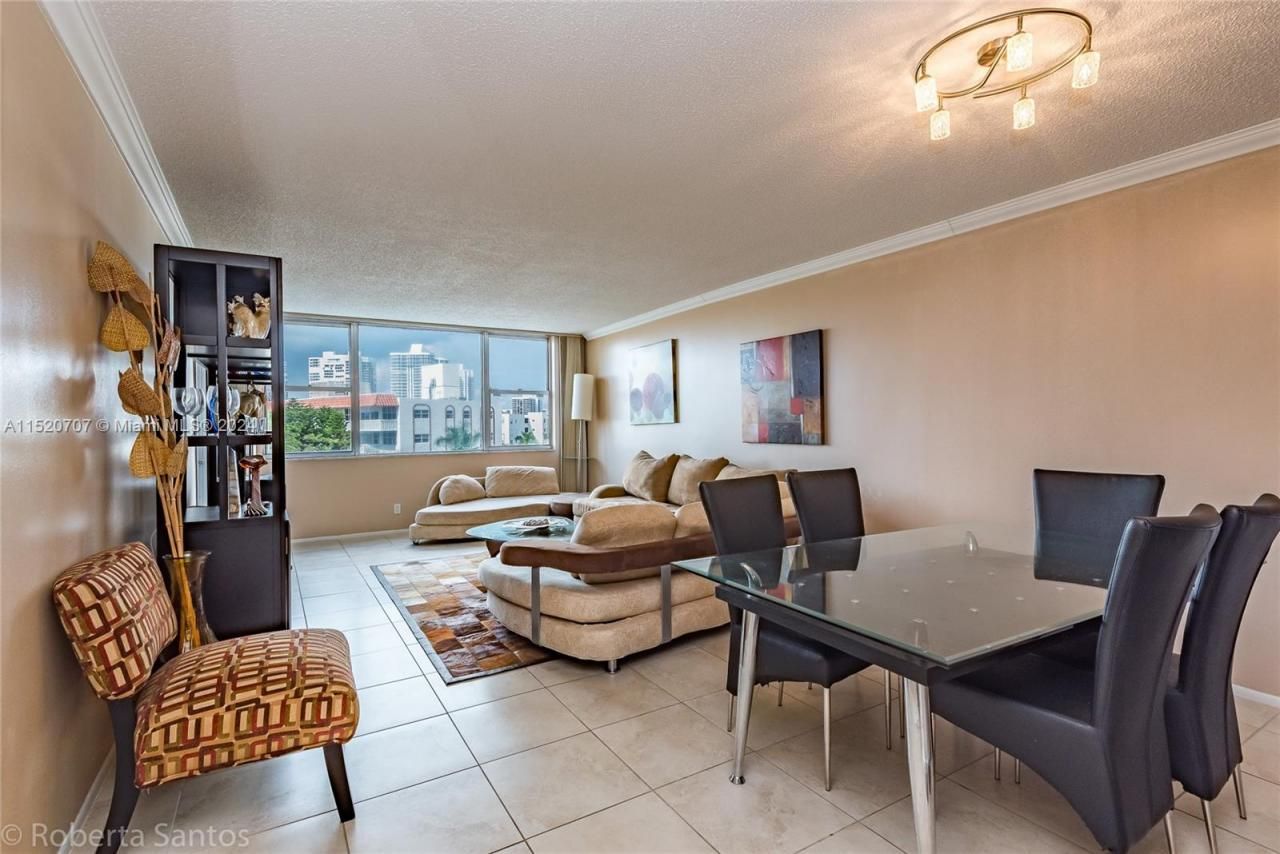 3180 S Ocean Dr, Unit 422, Hallandale Beach, FL 33009 Photo