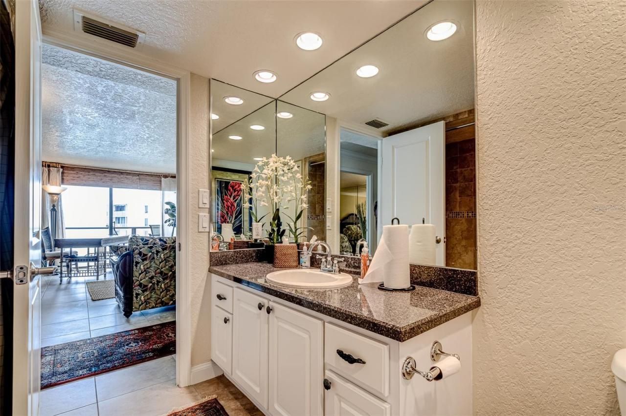 450 S Gulfview Boulevard, Unit 1702, Clearwater, FL 33767 Photo