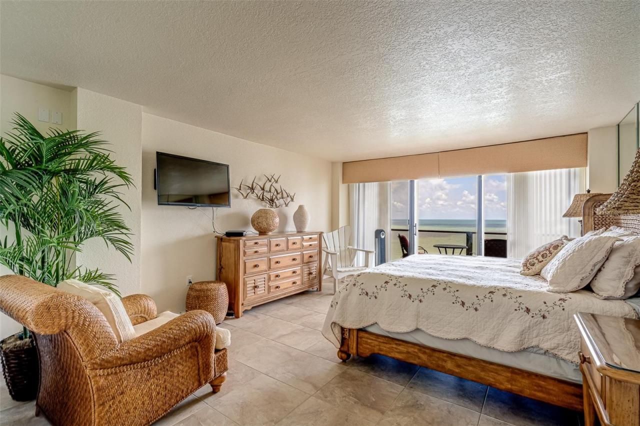 450 S Gulfview Boulevard, Unit 1702, Clearwater, FL 33767 Photo