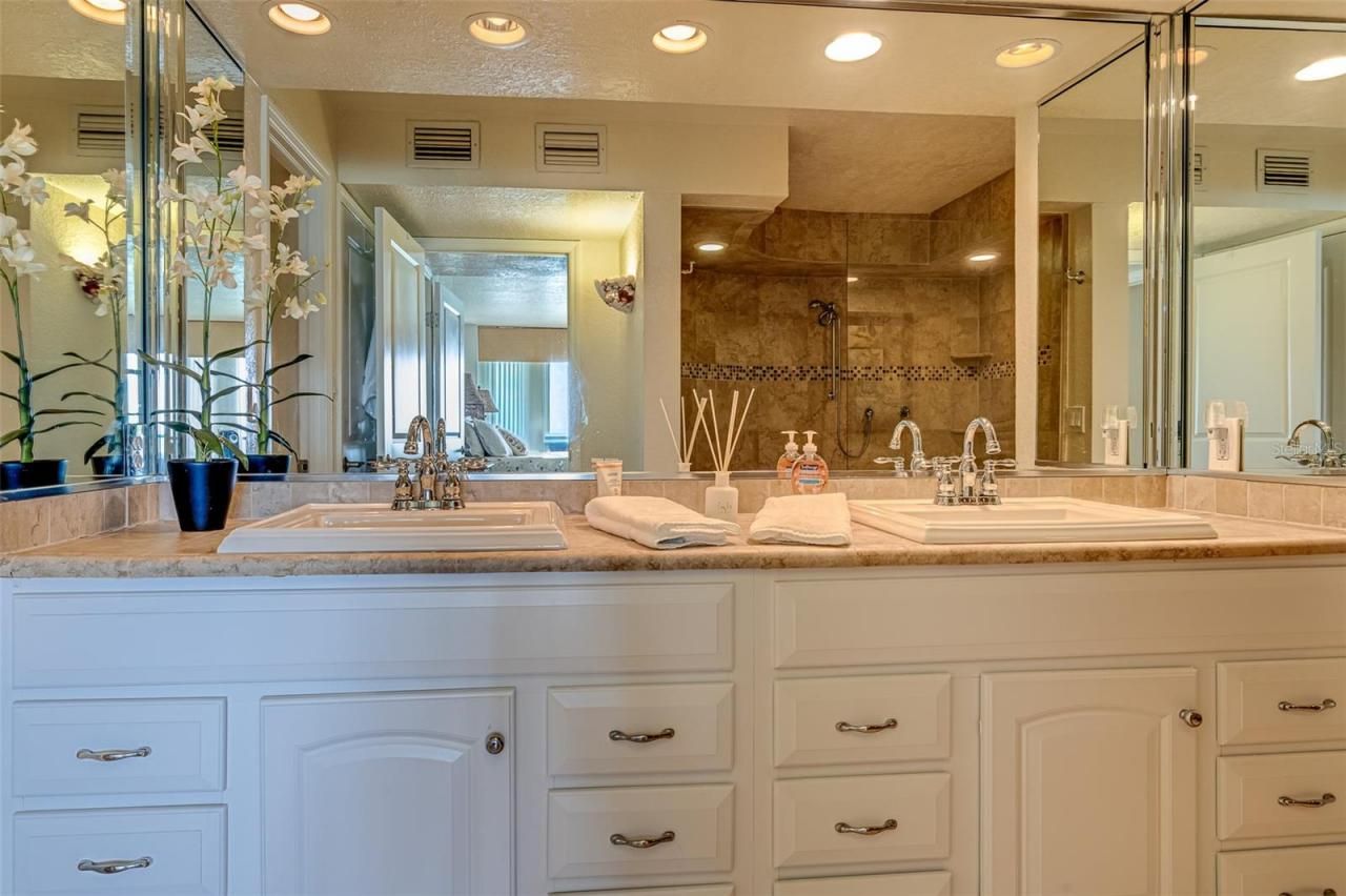 450 S Gulfview Boulevard, Unit 1702, Clearwater, FL 33767 Photo
