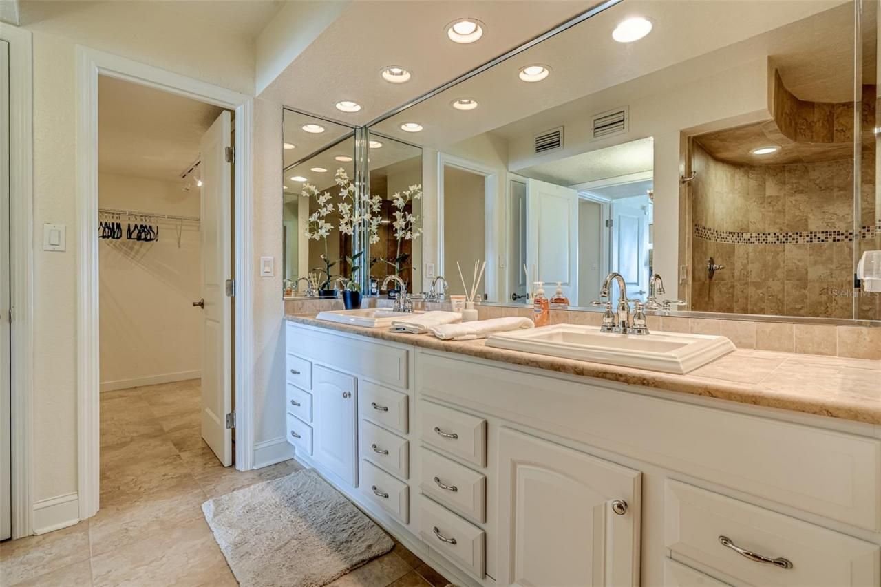 450 S Gulfview Boulevard, Unit 1702, Clearwater, FL 33767 Photo