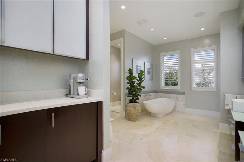 2290 Tarpon Rd, Naples, FL 34102 Photo