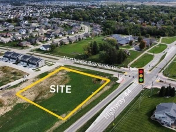 100 NW Brookside Drive, Grimes, IA 50111