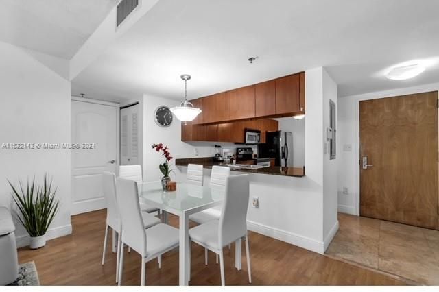 1200 Brickell Bay Dr, Unit 1915, Miami, FL 33131 Photo