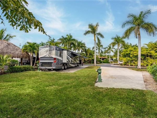 13507 Snook CIR, NAPLES, FL 34114