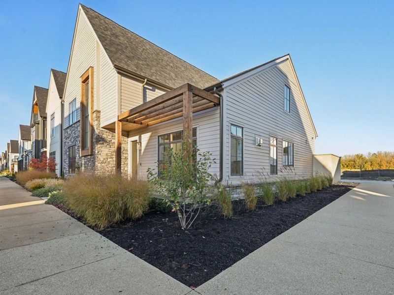 2835 Katmai Drive, Columbus, OH 43228 Photo 2