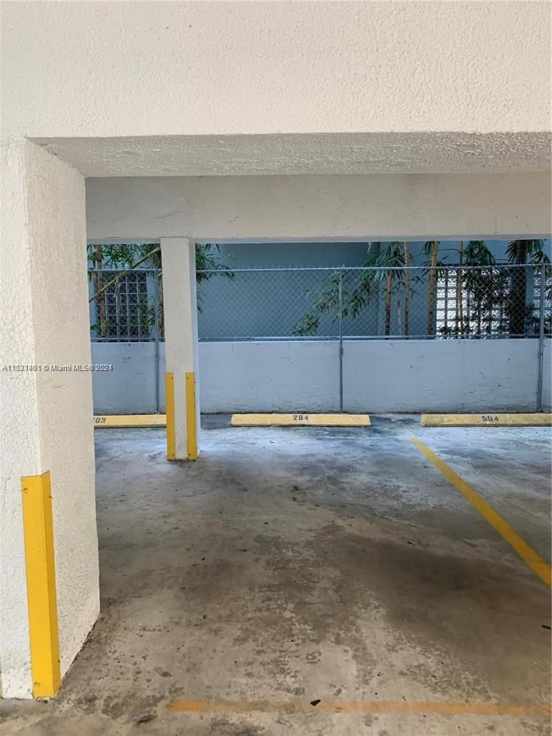 947 Lenox Ave, Unit 204, Miami Beach, FL 33139 Photo