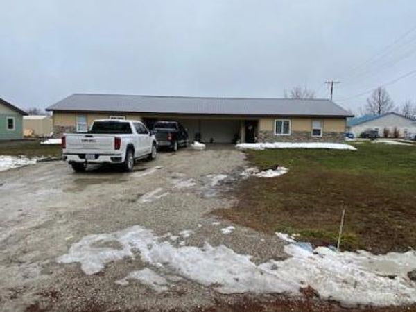 810 E Cleveland Street, Monroe City, MO 63456