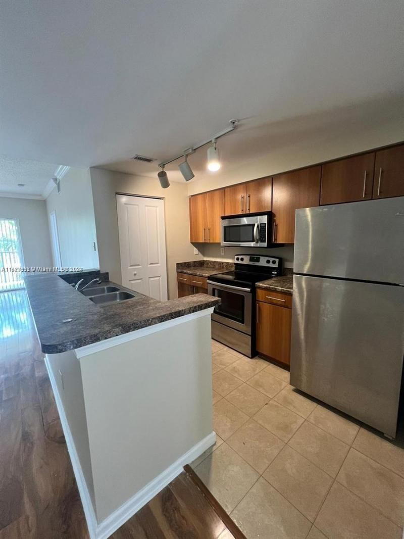 5940 W Sample Rd, Unit 304, Coral Springs, FL 33067 Photo