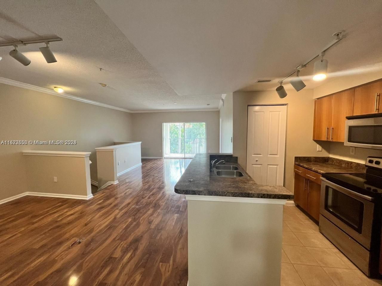 5940 W Sample Rd, Unit 304, Coral Springs, FL 33067 Photo