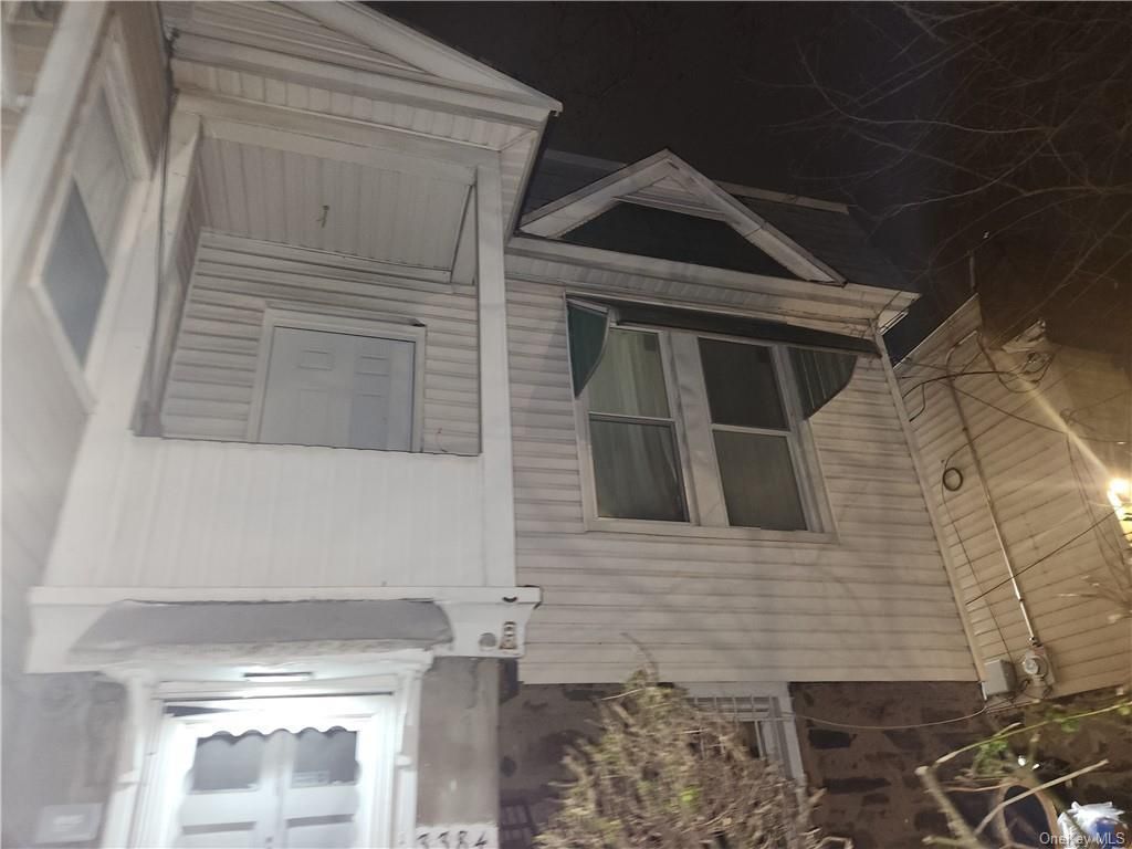 3384 Ely Avenue, Bronx, NY 10469 Main Photo