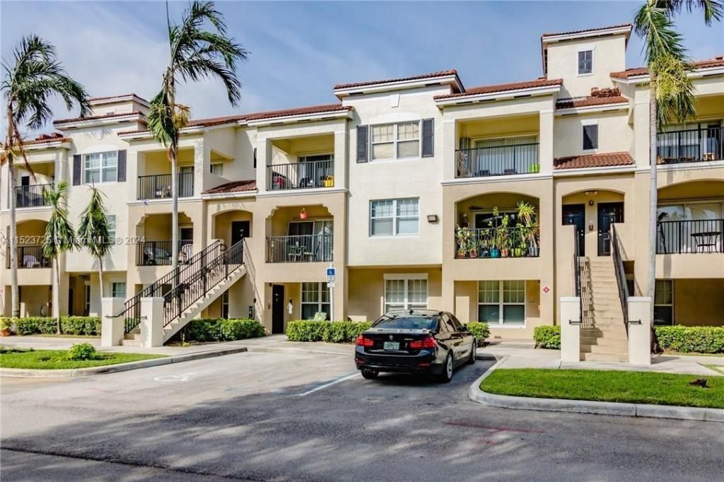 5860 W Sample Rd, Unit 104, Coral Springs, FL 33067 Photo