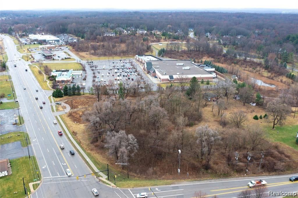 9765 Dixie Hwy, Springfield Township, MI 48348 Main Photo