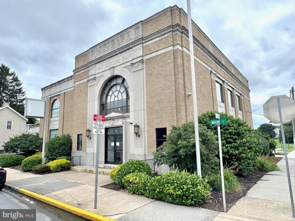 201 N MAIN STREET, BERNVILLE, PA 19506