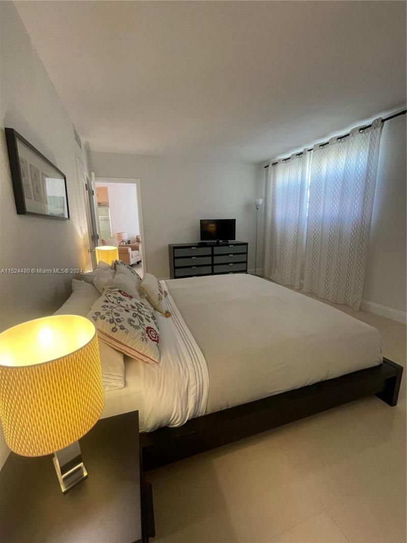 3801 S Ocean Dr, Unit 15V, Hollywood, FL 33019 Photo