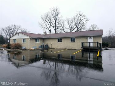 2900 E GRAND RIVER Avenue, Genoa Twp, MI 48843