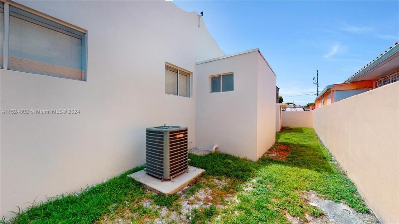 2915 SW 24 Te, Miami, FL 33145 Photo