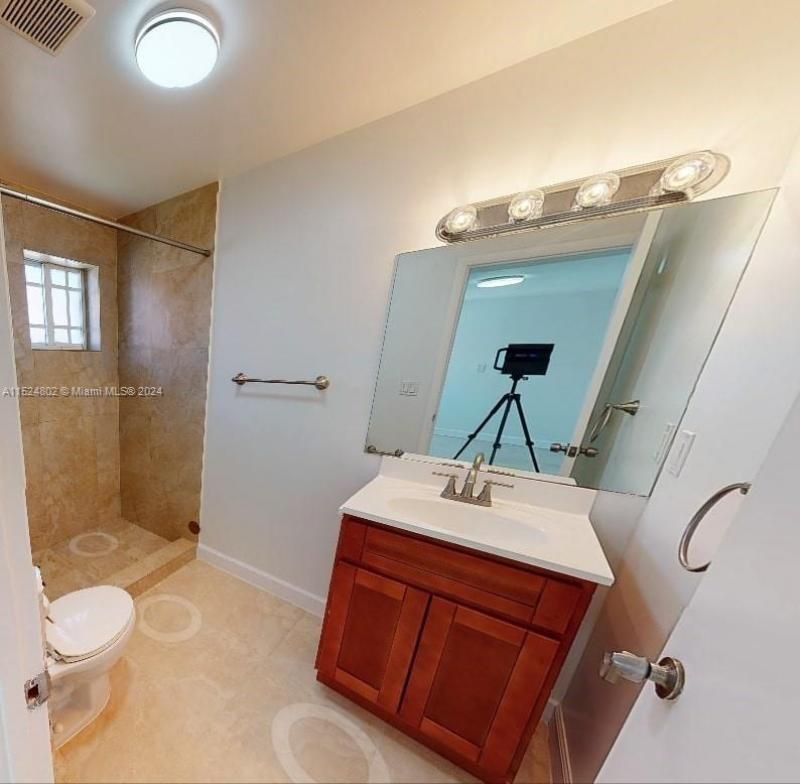 2915 SW 24 Te, Miami, FL 33145 Photo