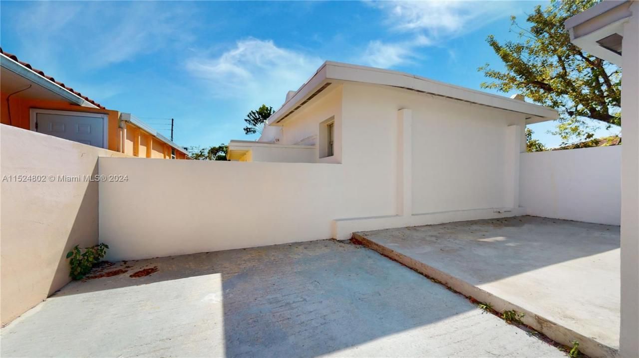 2915 SW 24 Te, Miami, FL 33145 Photo