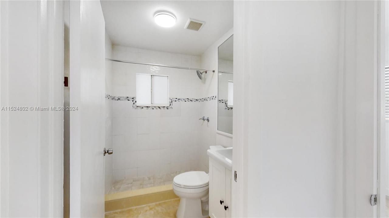 2915 SW 24 Te, Miami, FL 33145 Photo