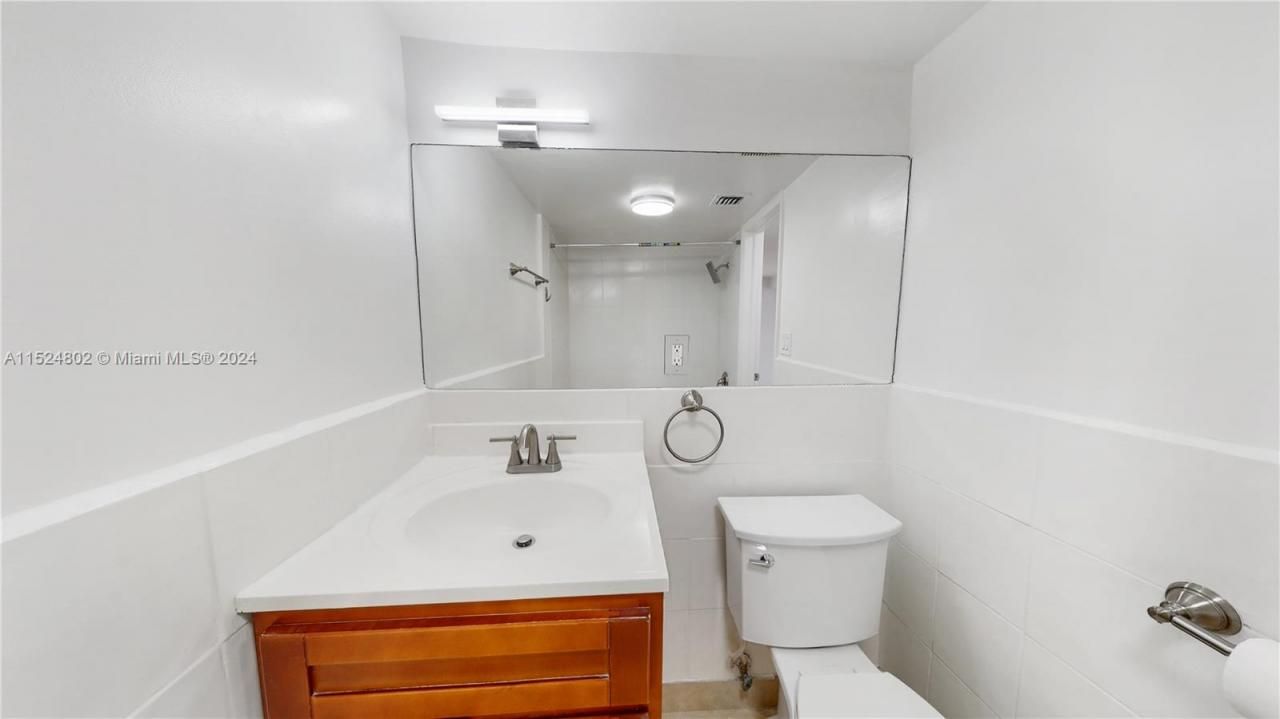 2915 SW 24 Te, Miami, FL 33145 Photo